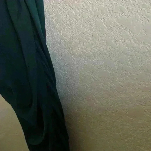 PRETTY LITTLE THING EMERALD GREEN SLINKY ONE SHOULDER RUCHED LONGLINE DRESS 10 - Picture 10 of 12